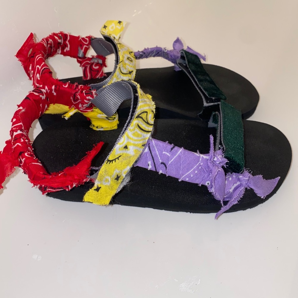 Sandals - Picture 3 of 5